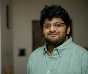 Dishant Oza, Founder & Director
